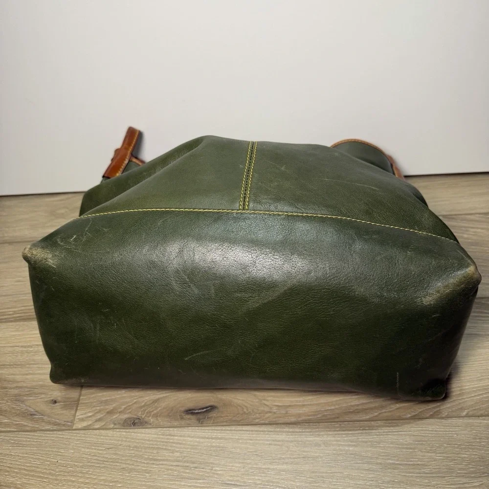 Dooney & Bourke good used